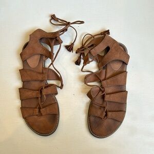 Lace up Strappy Suede Sandals